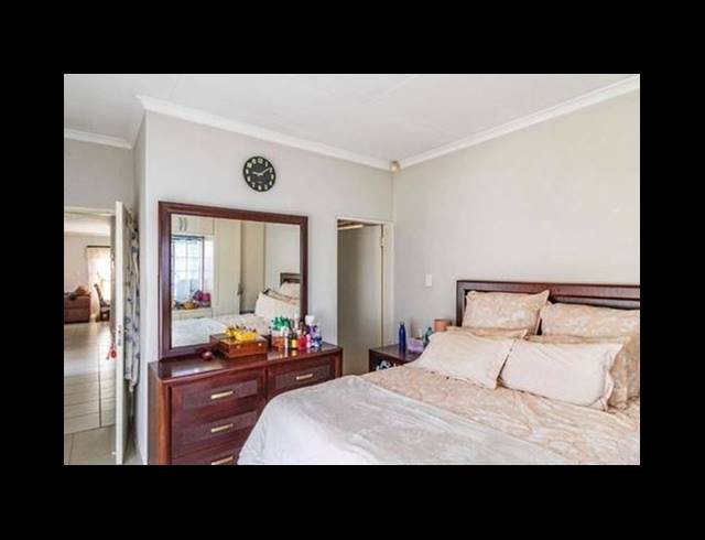 3 BEDROOM HOUSE FOR SALE IN KEMPTON PARK EXT 02